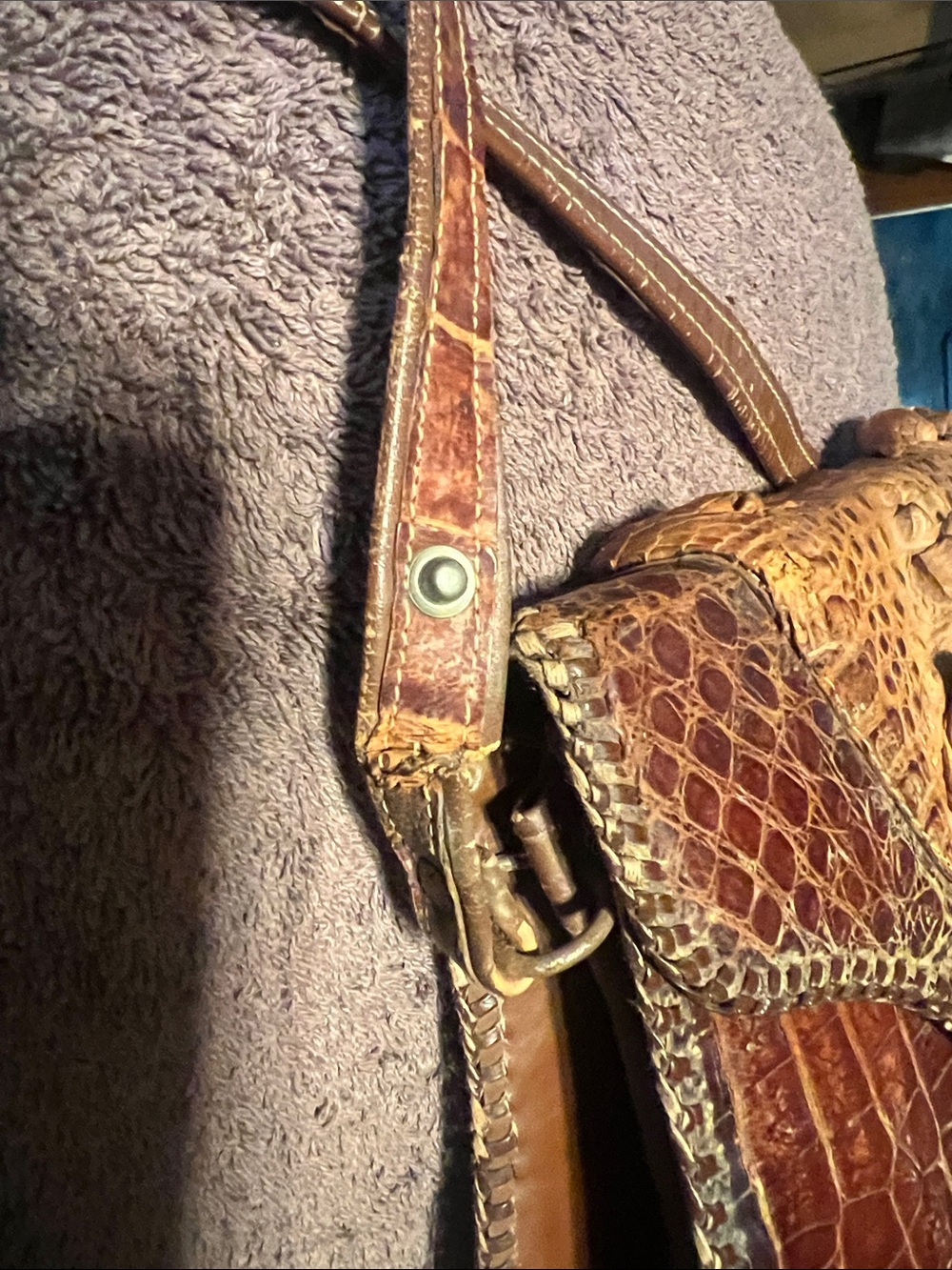 Vintage Brown ALLIGATOR Leather Clutch and Wristlet(2) Set (1 missing strap) - Picture 13 of 14